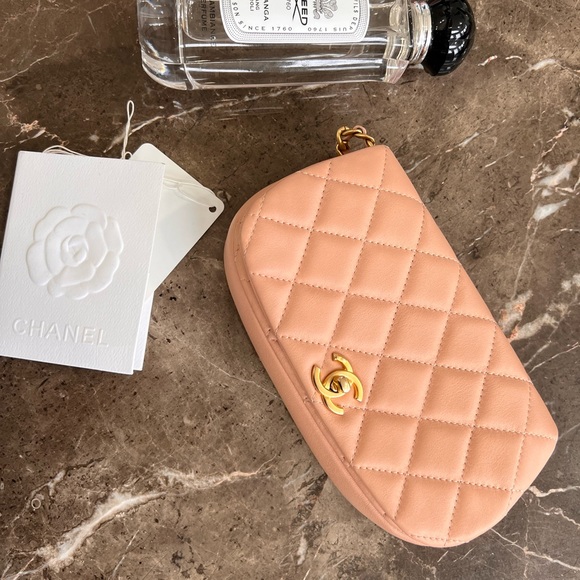 CHANEL Calfskin Quilted Coco Mail Clutch With Chain Light Pink ❌SOLD❌ - Picture 5 of 8